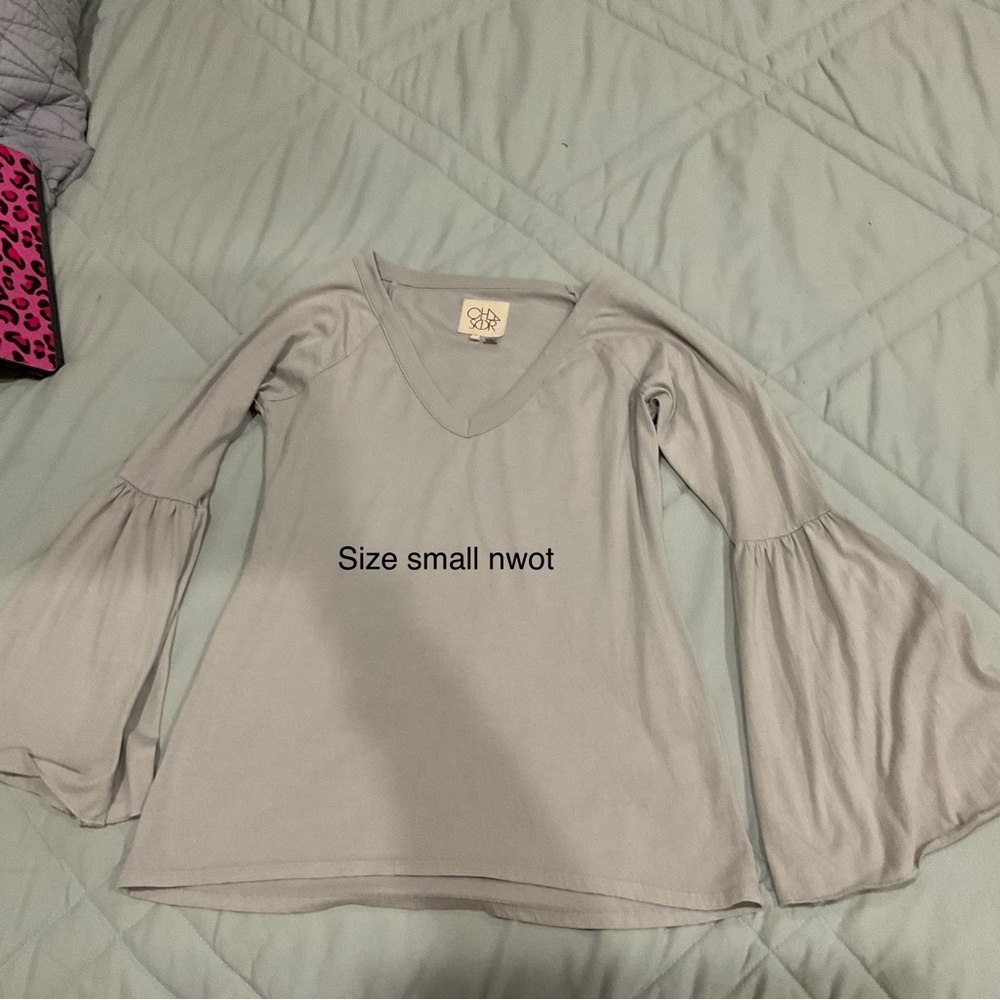 Chaser Gray Bell Sleeve Top NWOT
